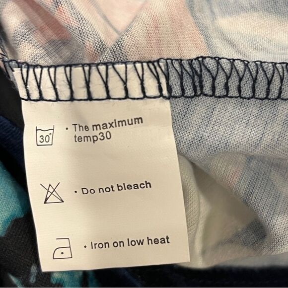 Floral cold shoulder short sleeve loose fit dress size medium - Picture 10 of 12